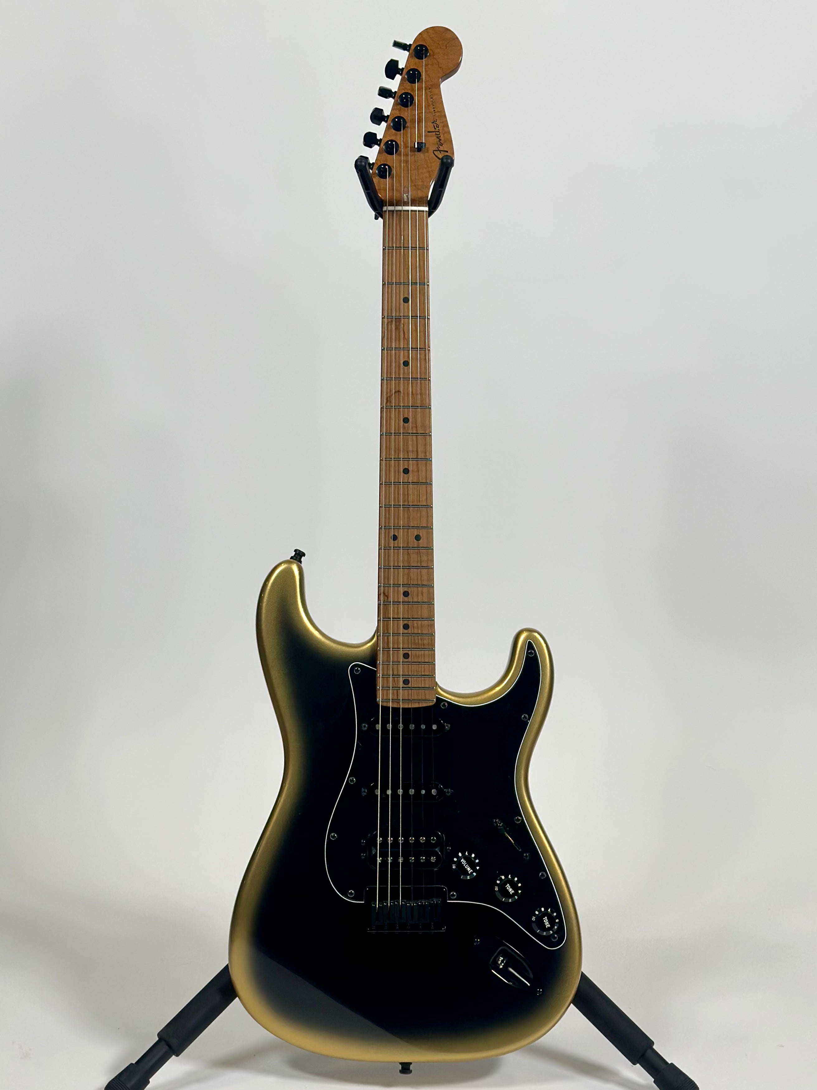 Fender Limited Edition American Professional II Stratocaster HSS, Roasted Flame Maple Fingerboard, Gold Night