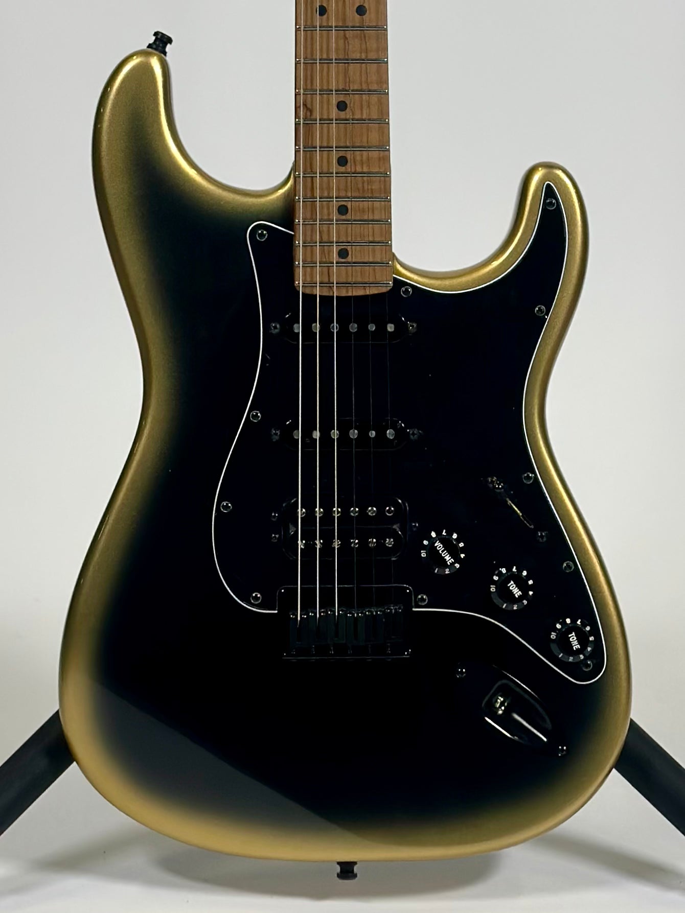 Fender Limited Edition American Professional II Stratocaster HSS, Roasted Flame Maple Fingerboard, Gold Night