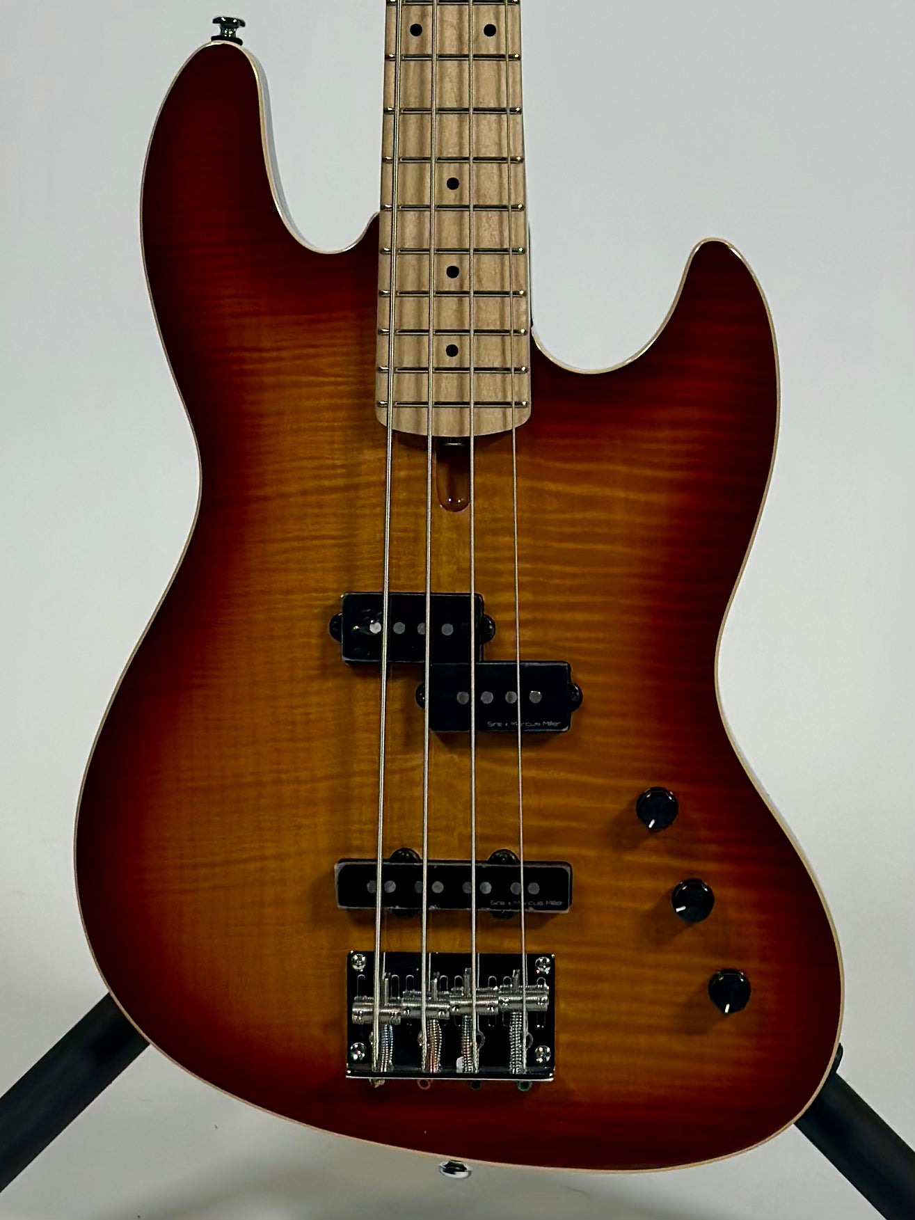 Sire Marcus Miller U5 Alder Short-Scale 4 String, Tobacco Sunburst