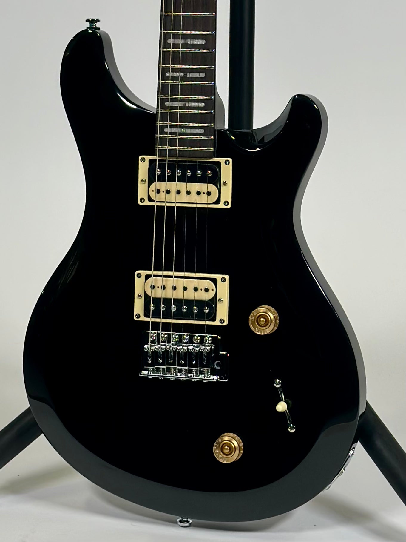 Sire Larry Carlton Q3, Black
