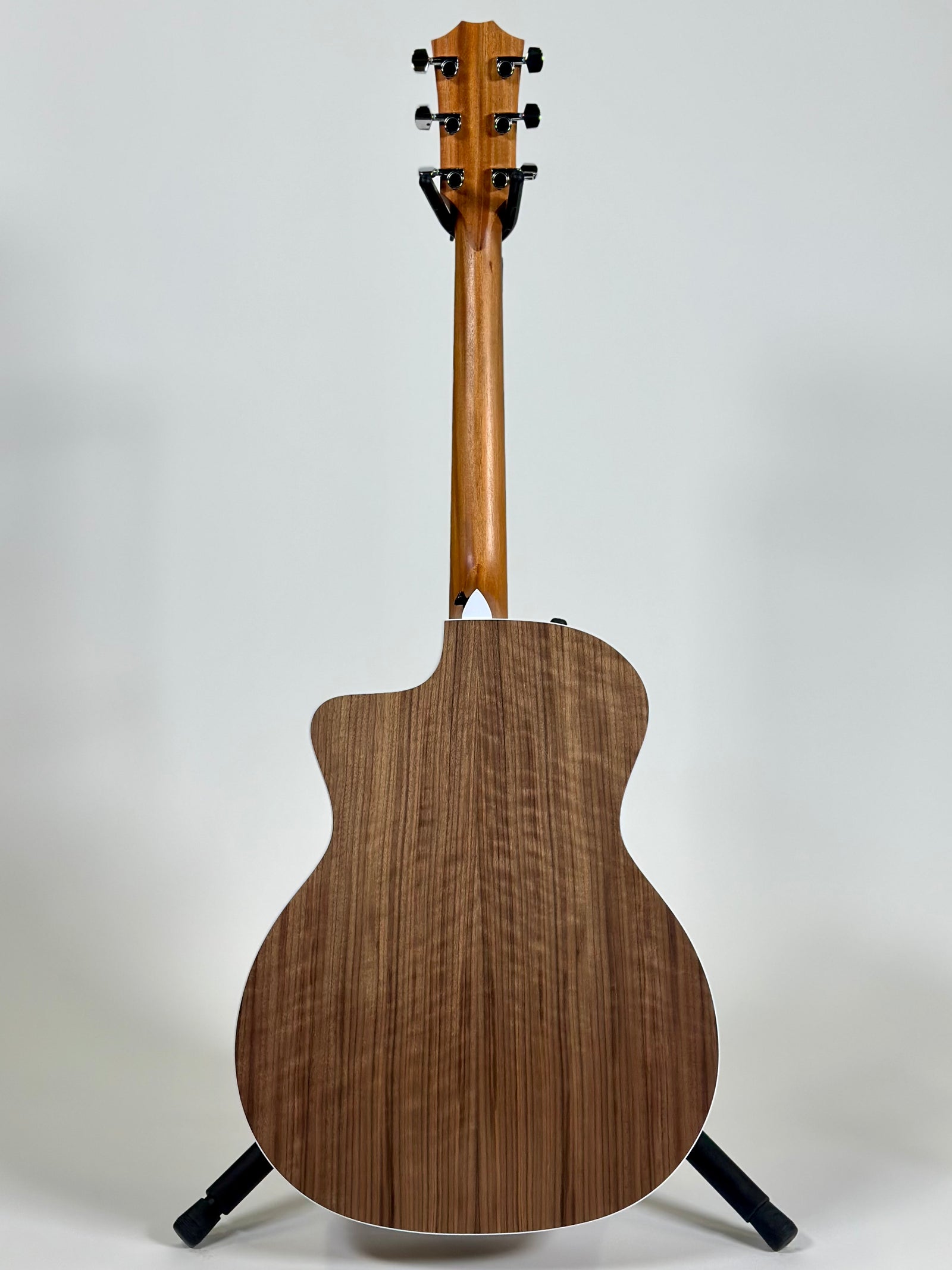 Taylor 214ce, Spruce/Walnut