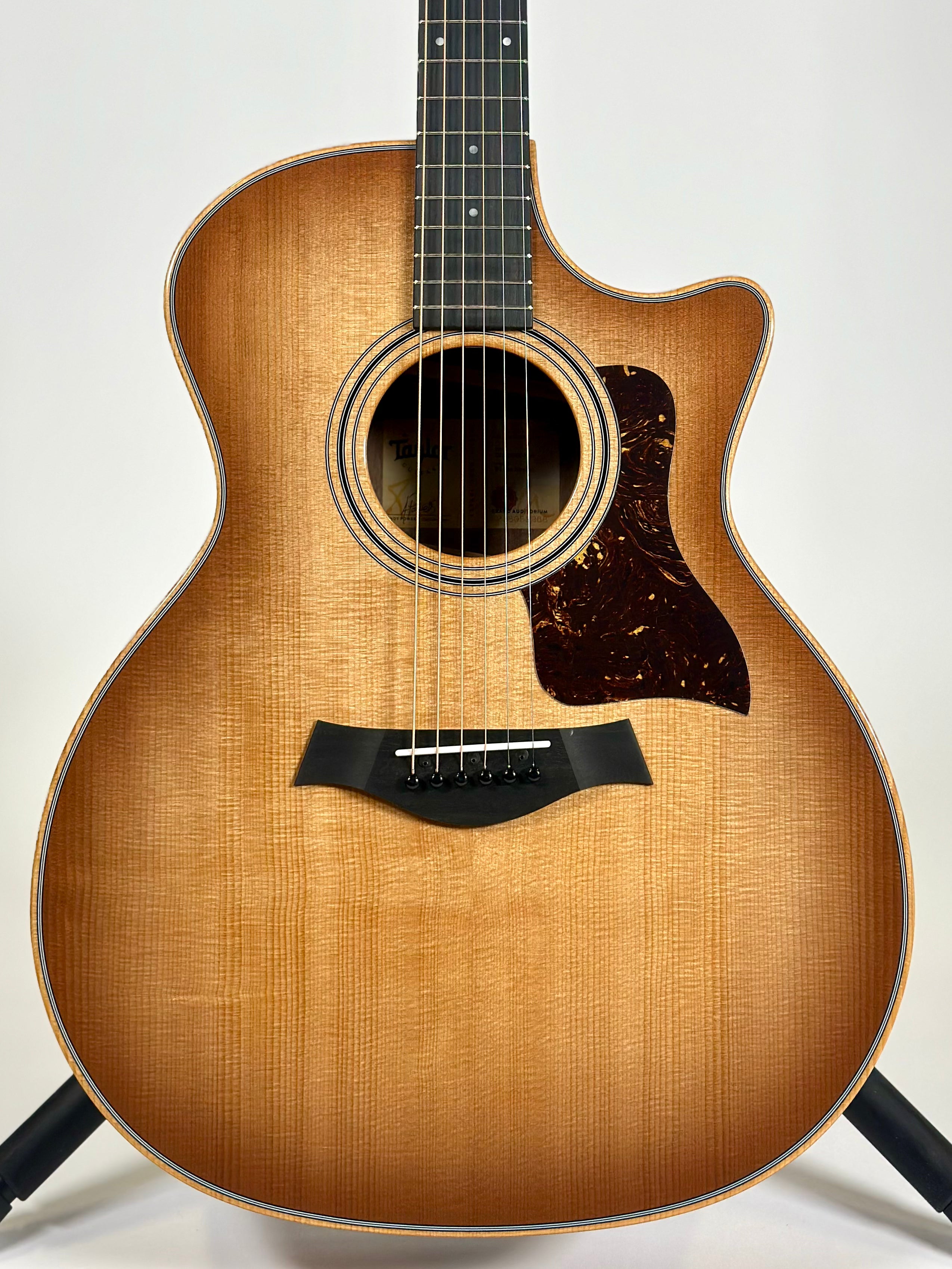 Taylor 314ce Studio, Spruce/Sapele, Shaded Edgeburst