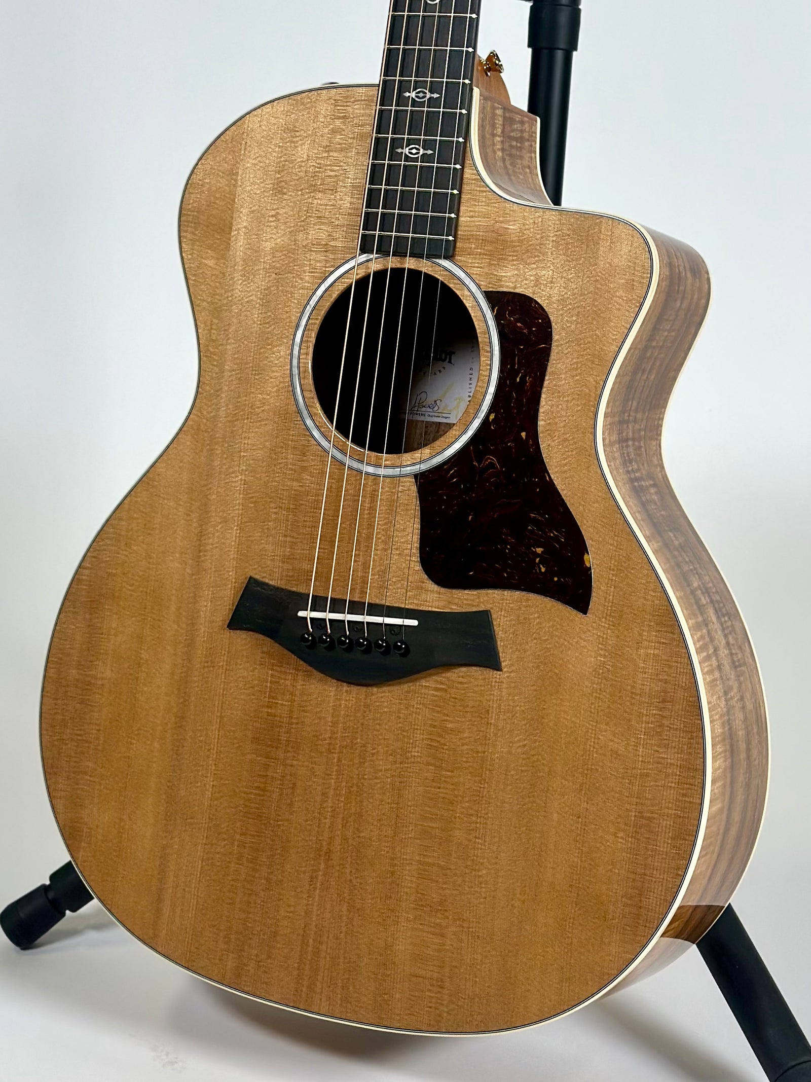 Taylor 214ce-K DLX Grand Auditorium Sitka/Koa Natural