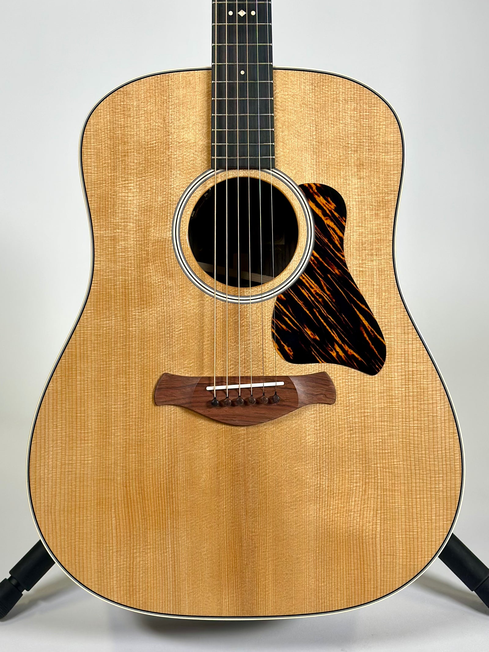 Taylor Gold Label 710e, Torrefied Spruce, Indian Rosewood