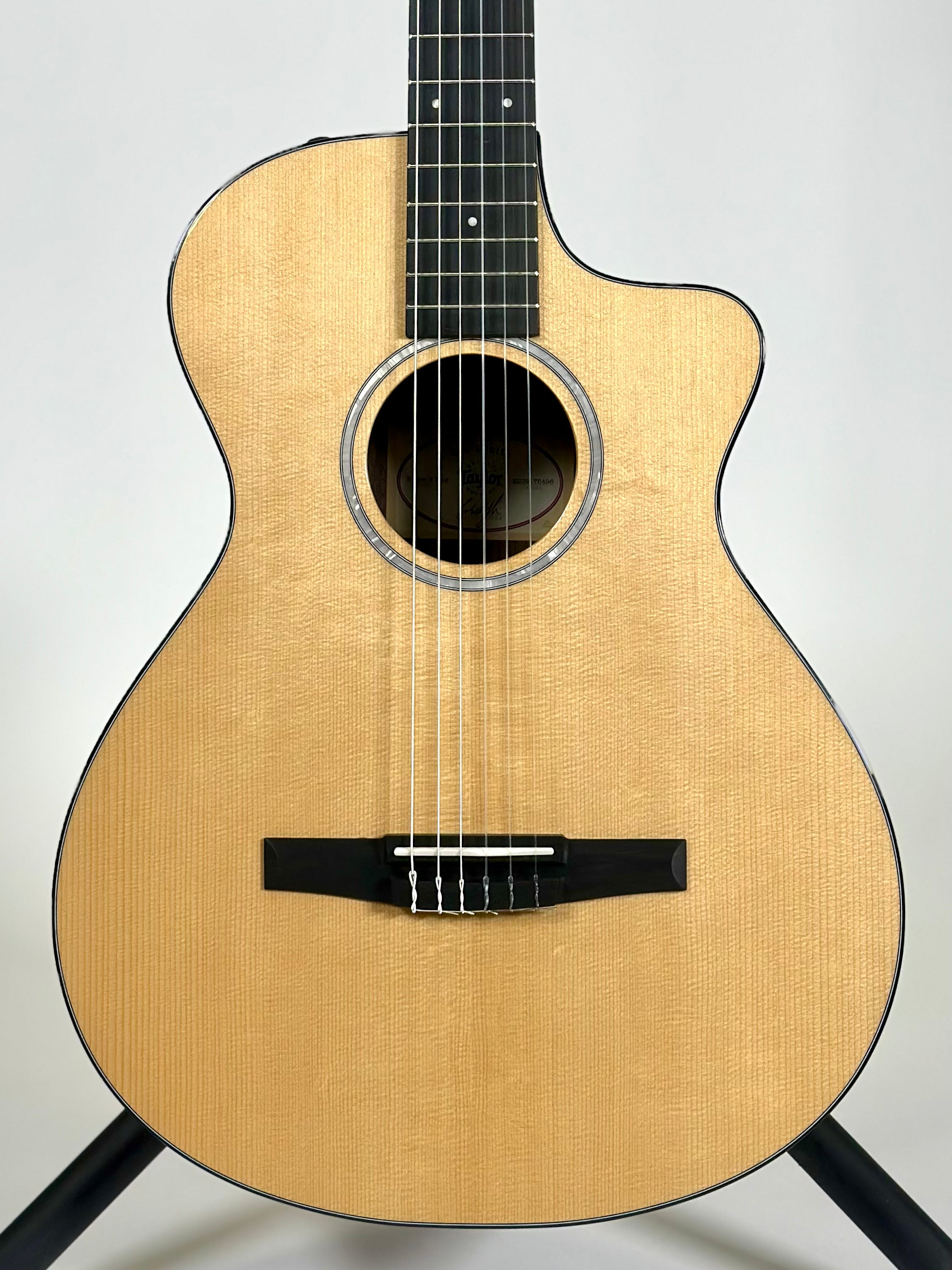 Taylor 212ce-N Plus