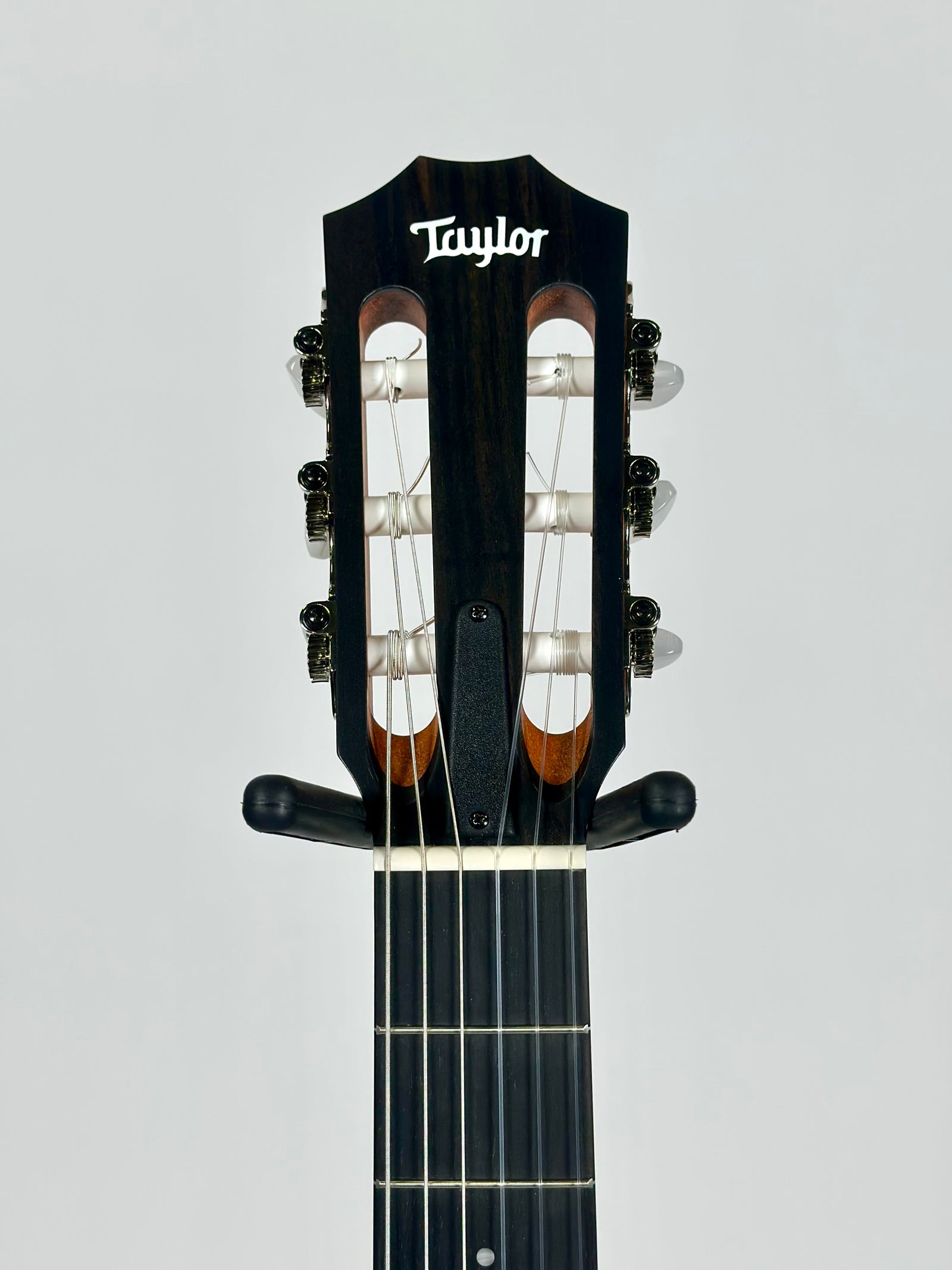 Taylor 212ce-N Plus