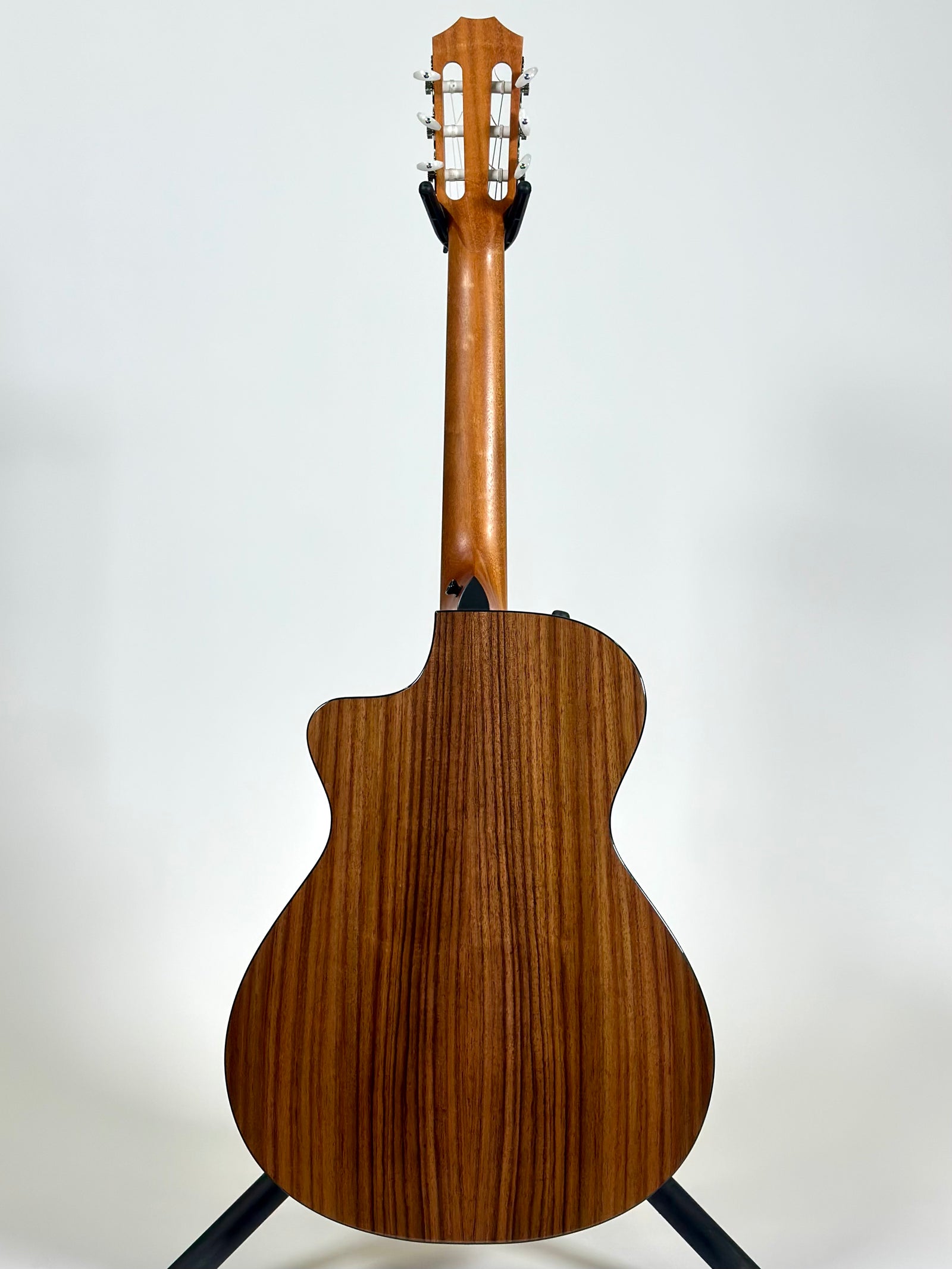 Taylor 212ce-N Plus