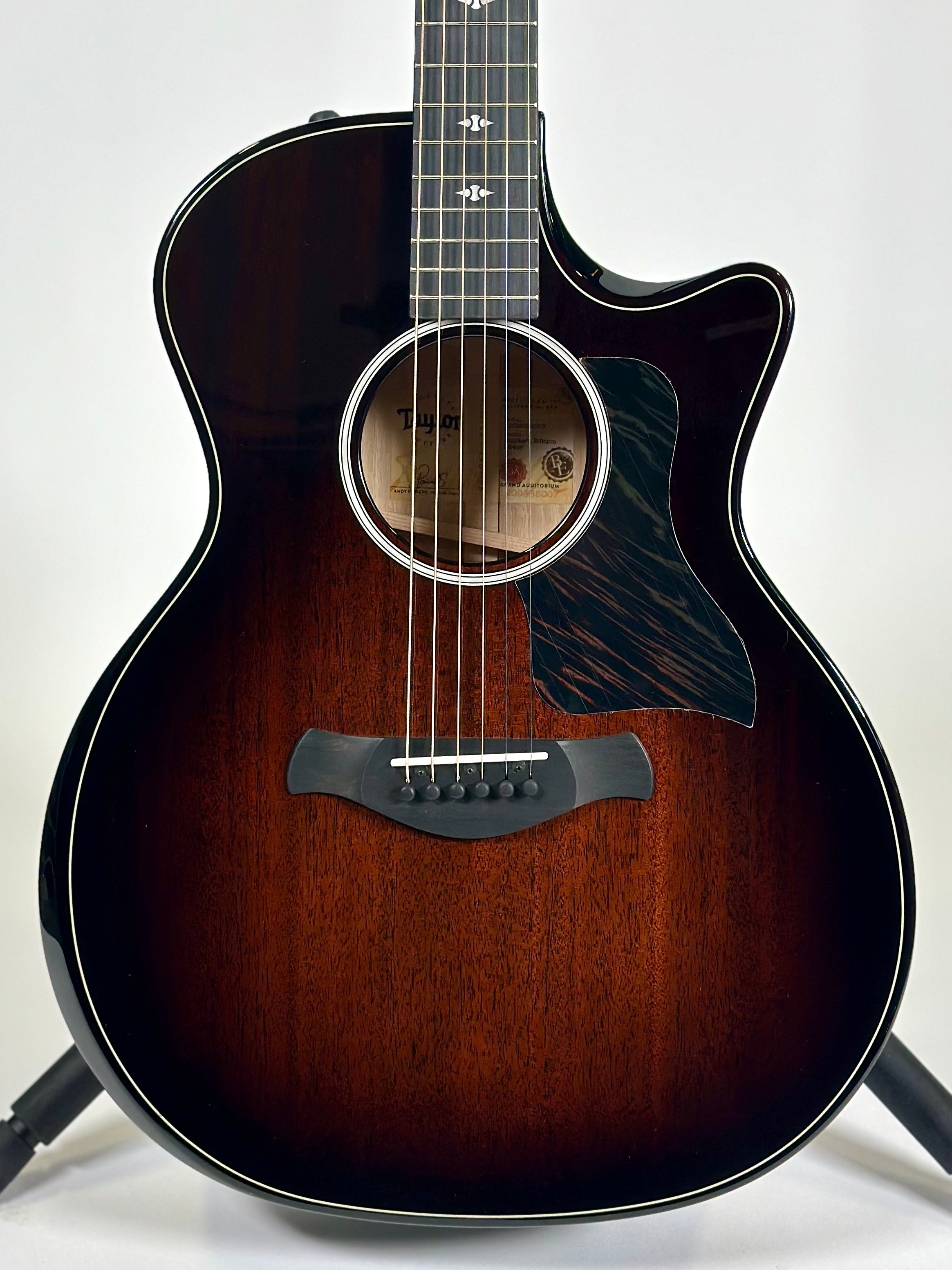 Taylor Builder's Edition 524ce, Mahogany/Ash