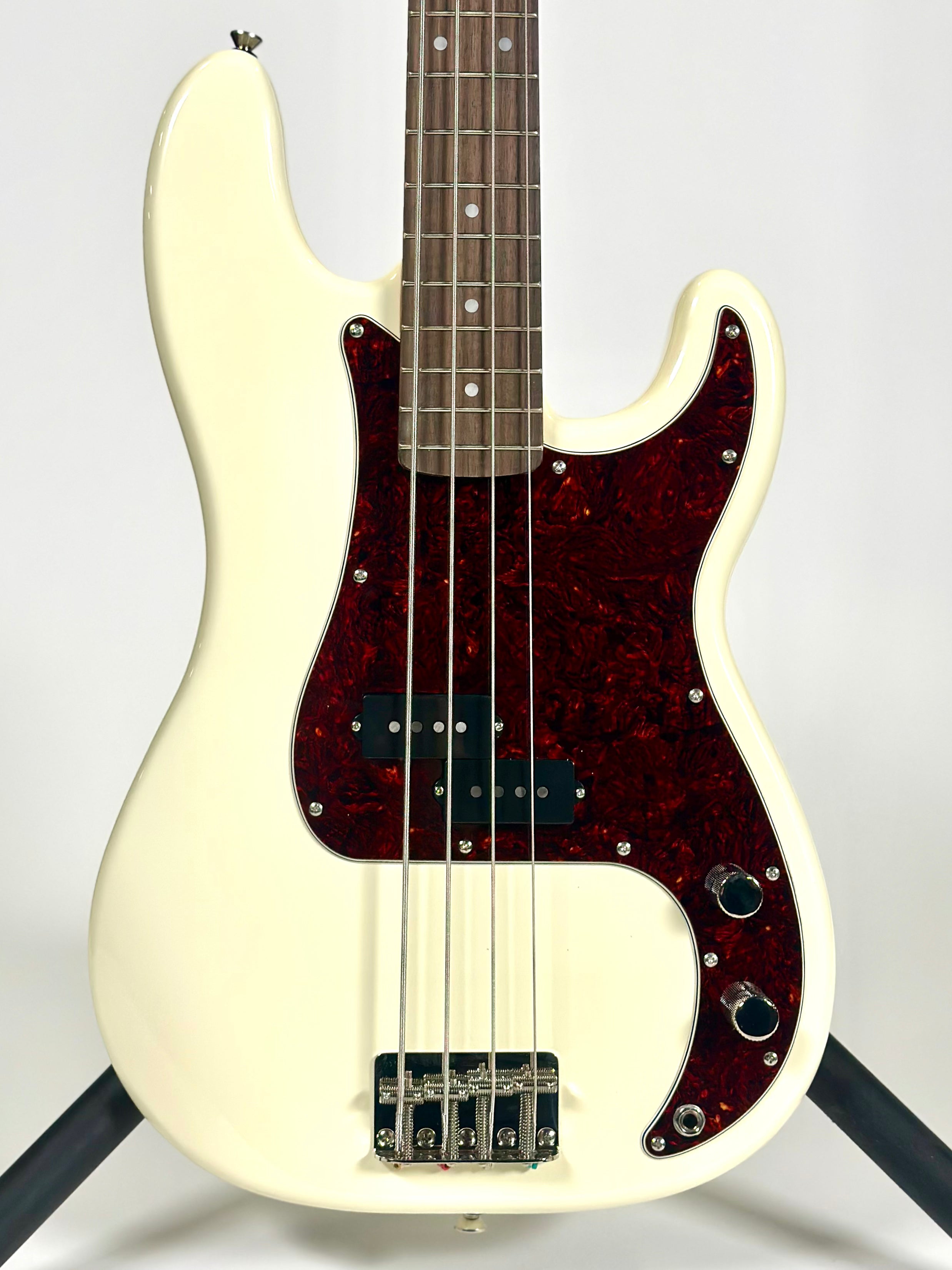 Squier Classic Vibe '60s Precision Bass, Laurel Fingerboard, Olympic White