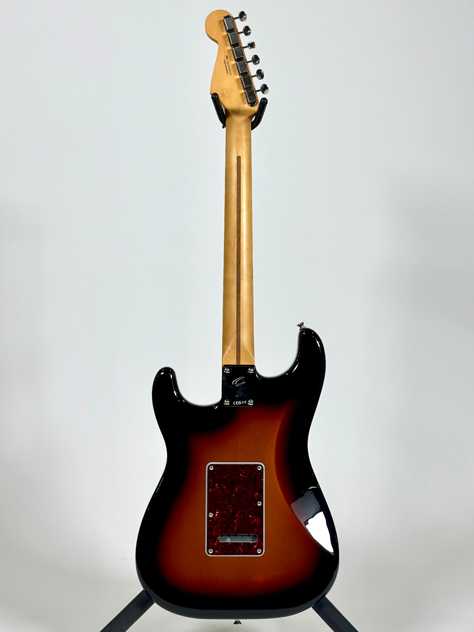 Fender Player II FSR Stratocaster, Rosewood Fingerboard, 3-Colour Sunburst