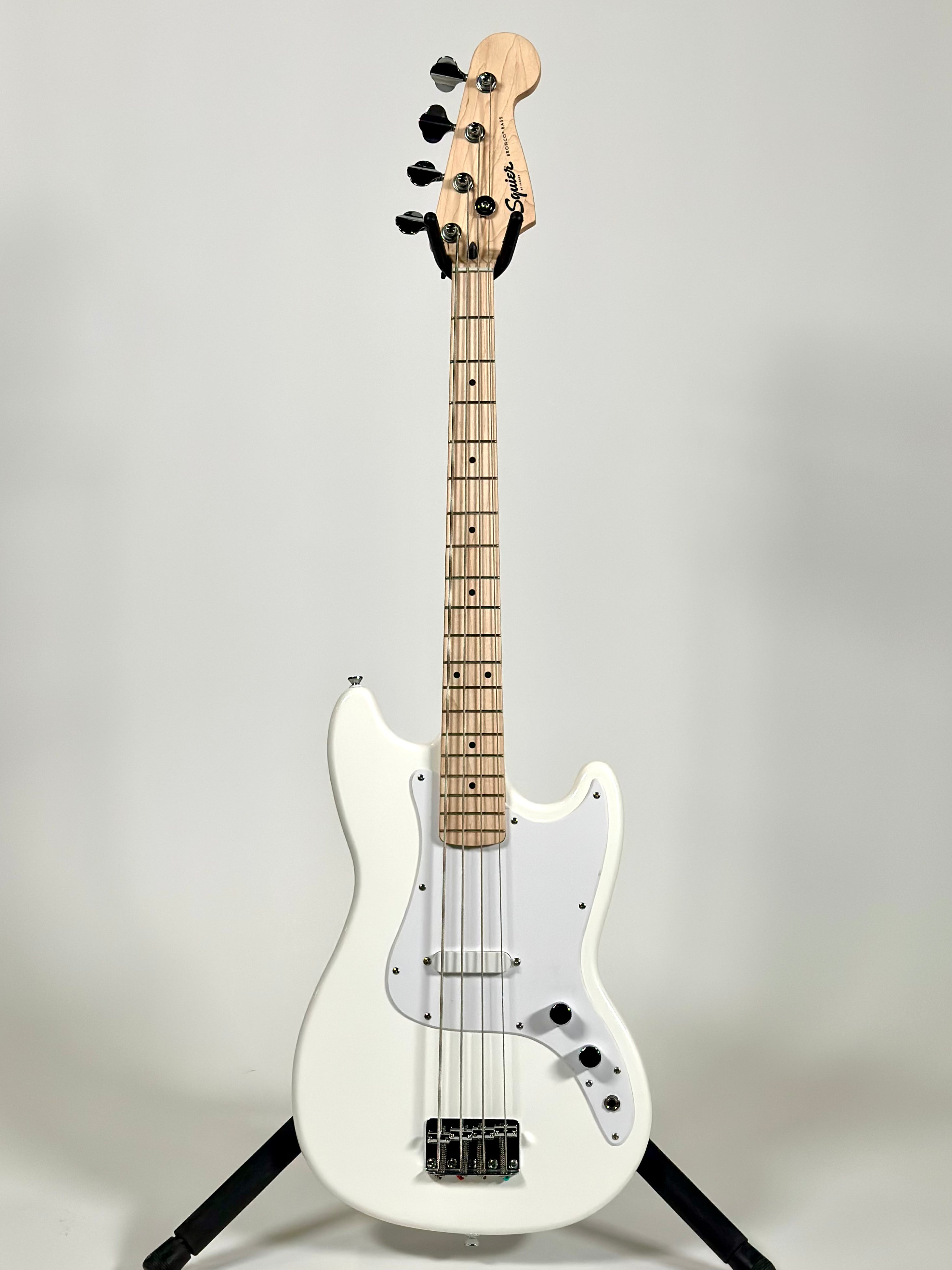 Squier Sonic Bronco Bass, Maple Fingerboard, Arctic White