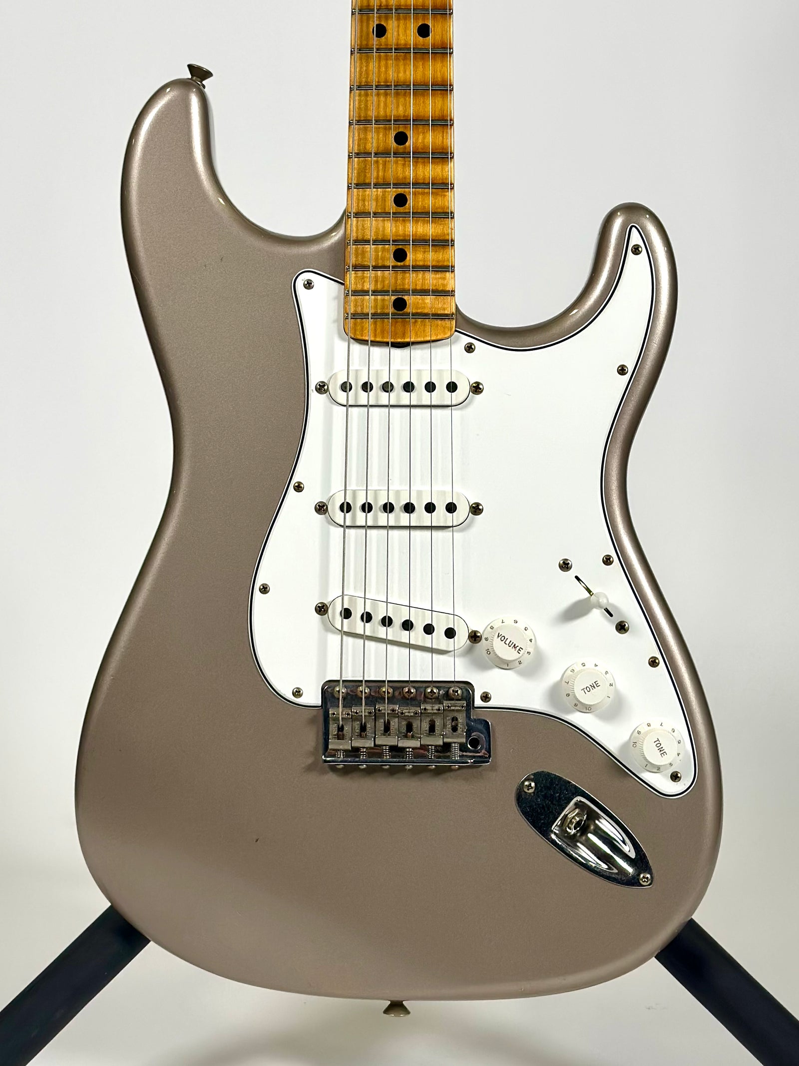 Fender Custom Shop 1969 Stratocaster Journeyman Relic, Maple Fingerboard, Faded Shoreline Gold