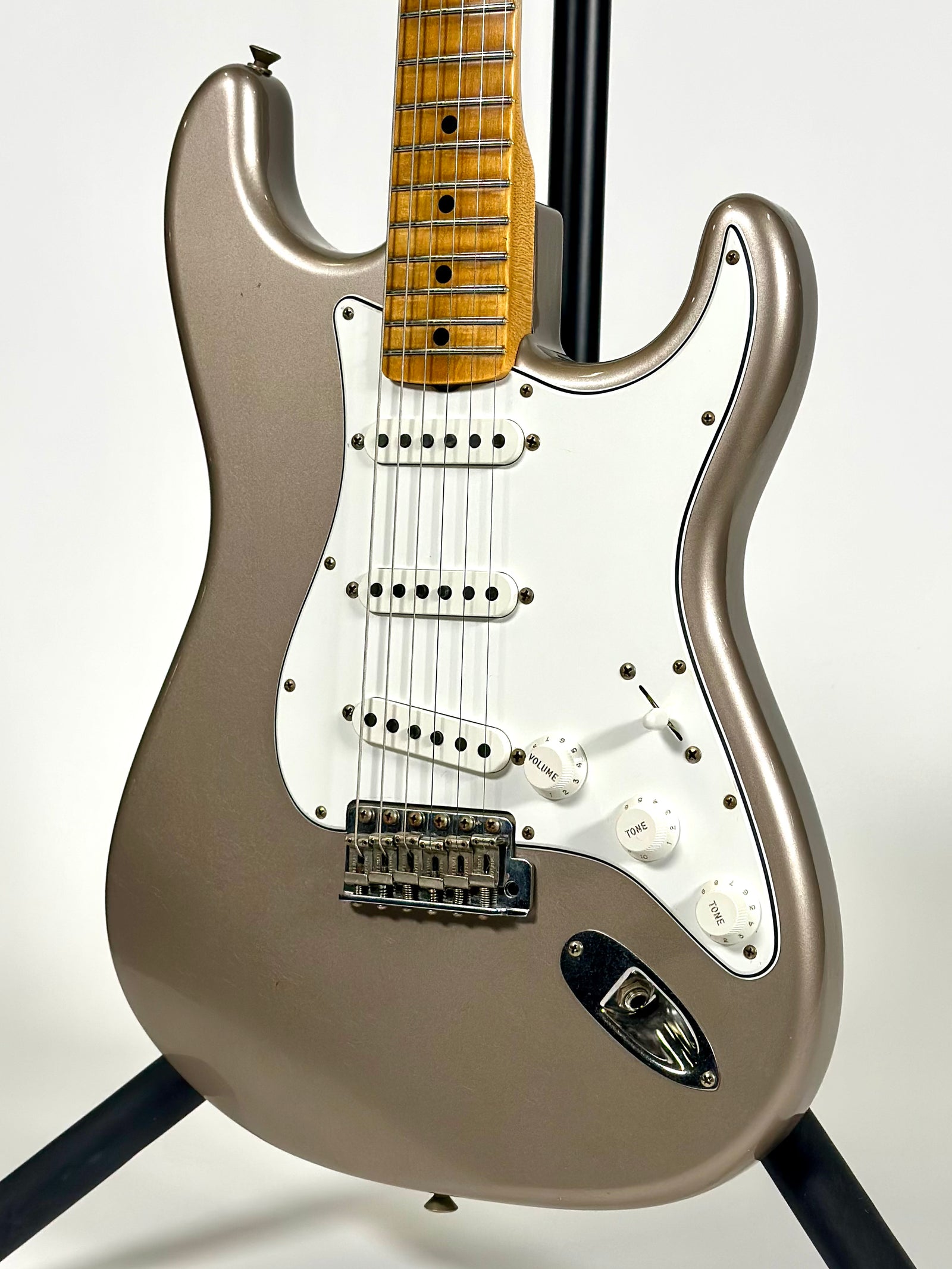 Fender Custom Shop 1969 Stratocaster Journeyman Relic, Maple Fingerboard, Faded Shoreline Gold