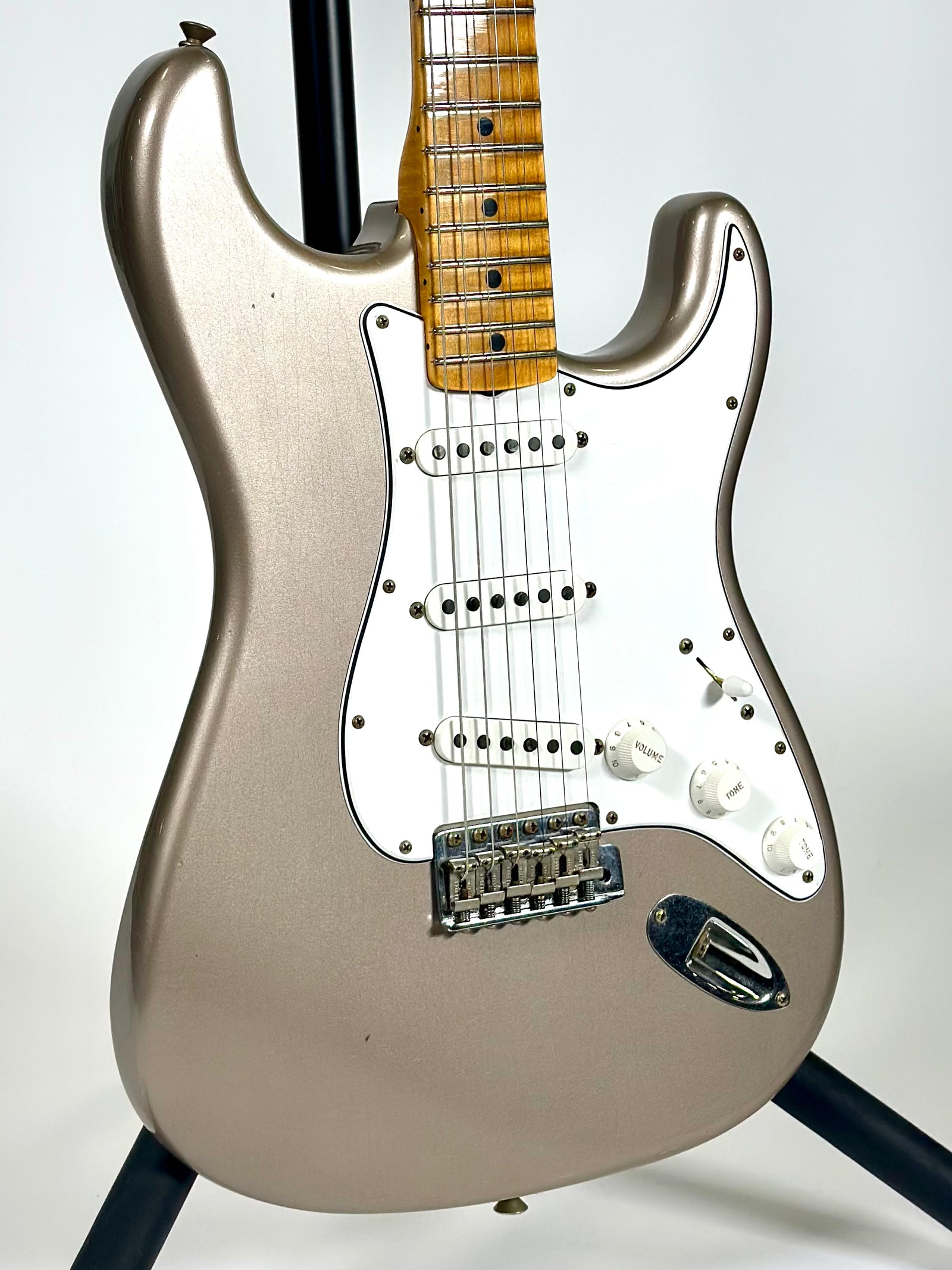 Fender Custom Shop 1969 Stratocaster Journeyman Relic, Maple Fingerboard, Faded Shoreline Gold