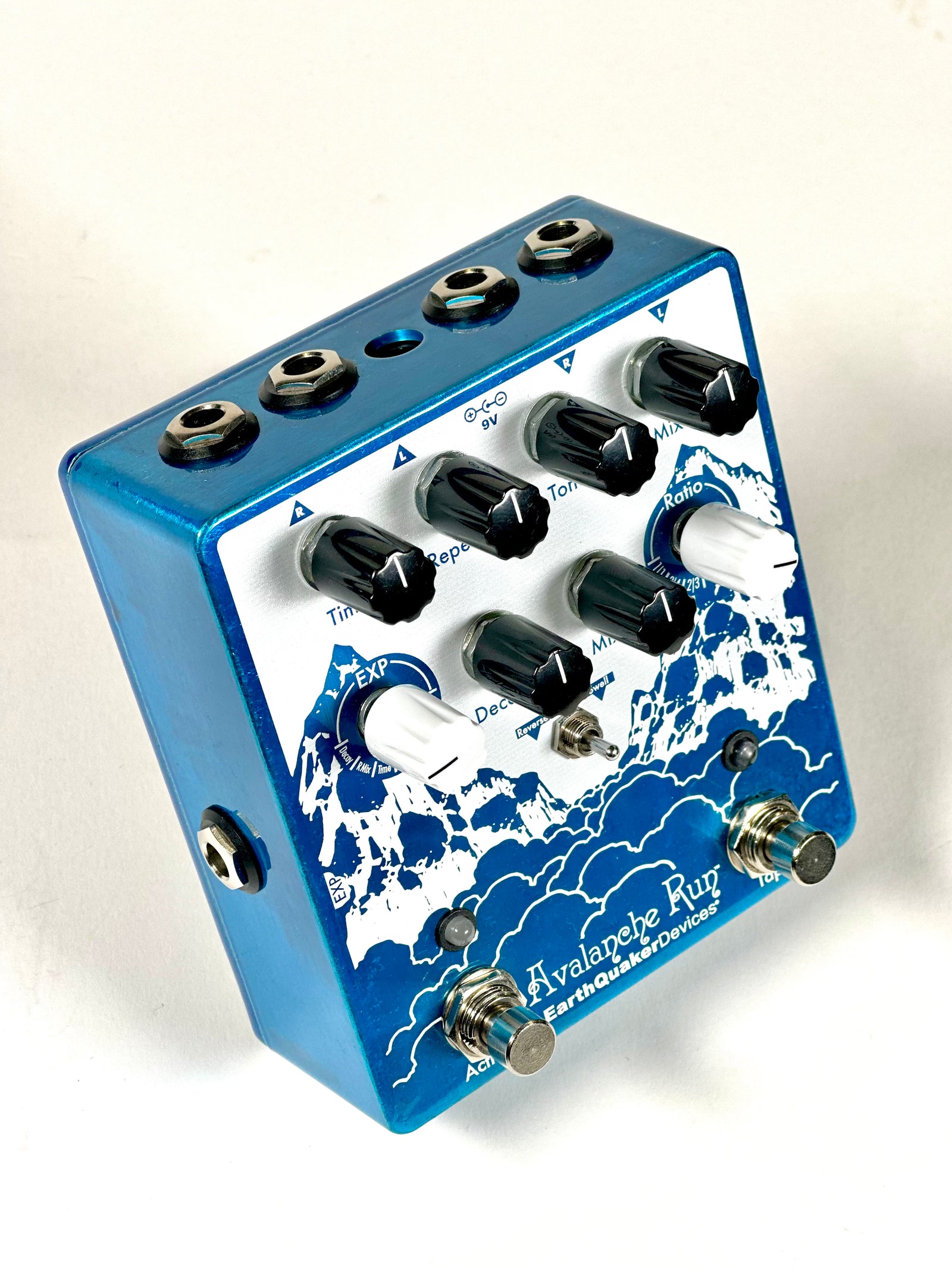 EarthQuaker Devices Avalanche Run V2 Stereo Delay & Reverb