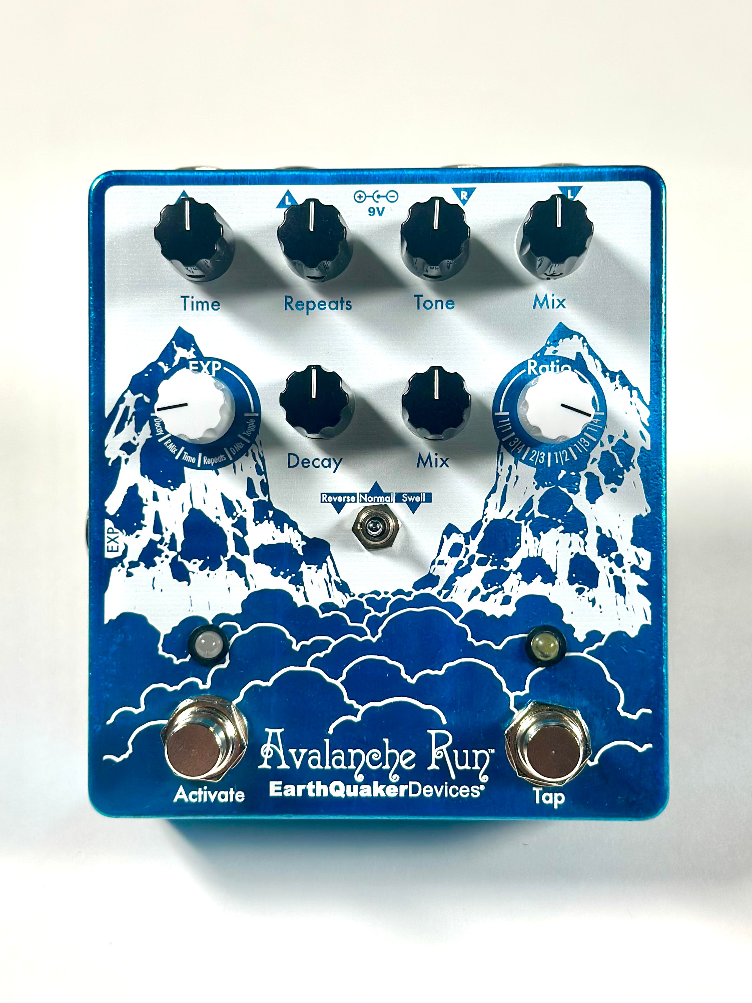 EarthQuaker Devices Avalanche Run V2 Stereo Delay & Reverb