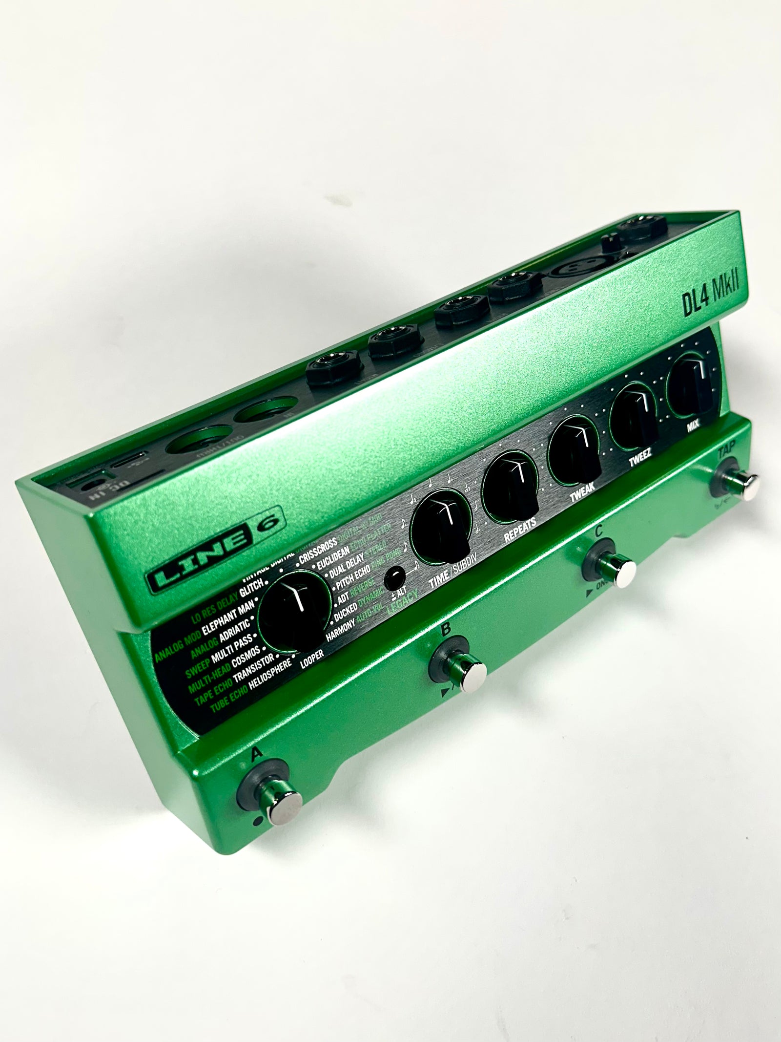 Line 6 DL4 MKII Delay and Looper
