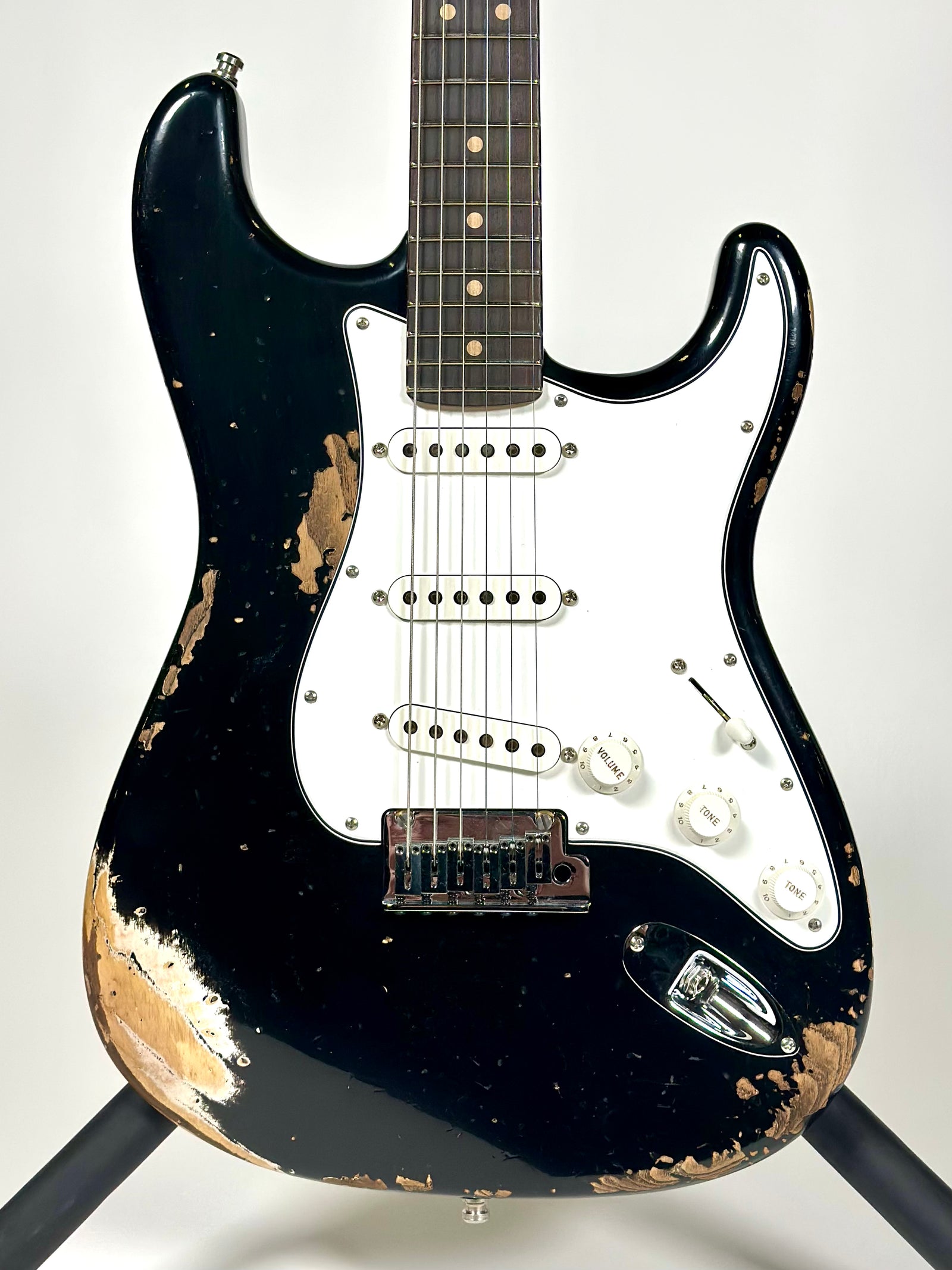 Fender Custom Shop Deluxe Stratocaster Heavy Relic, 3A Rosewood Fingerboard, Aged Black