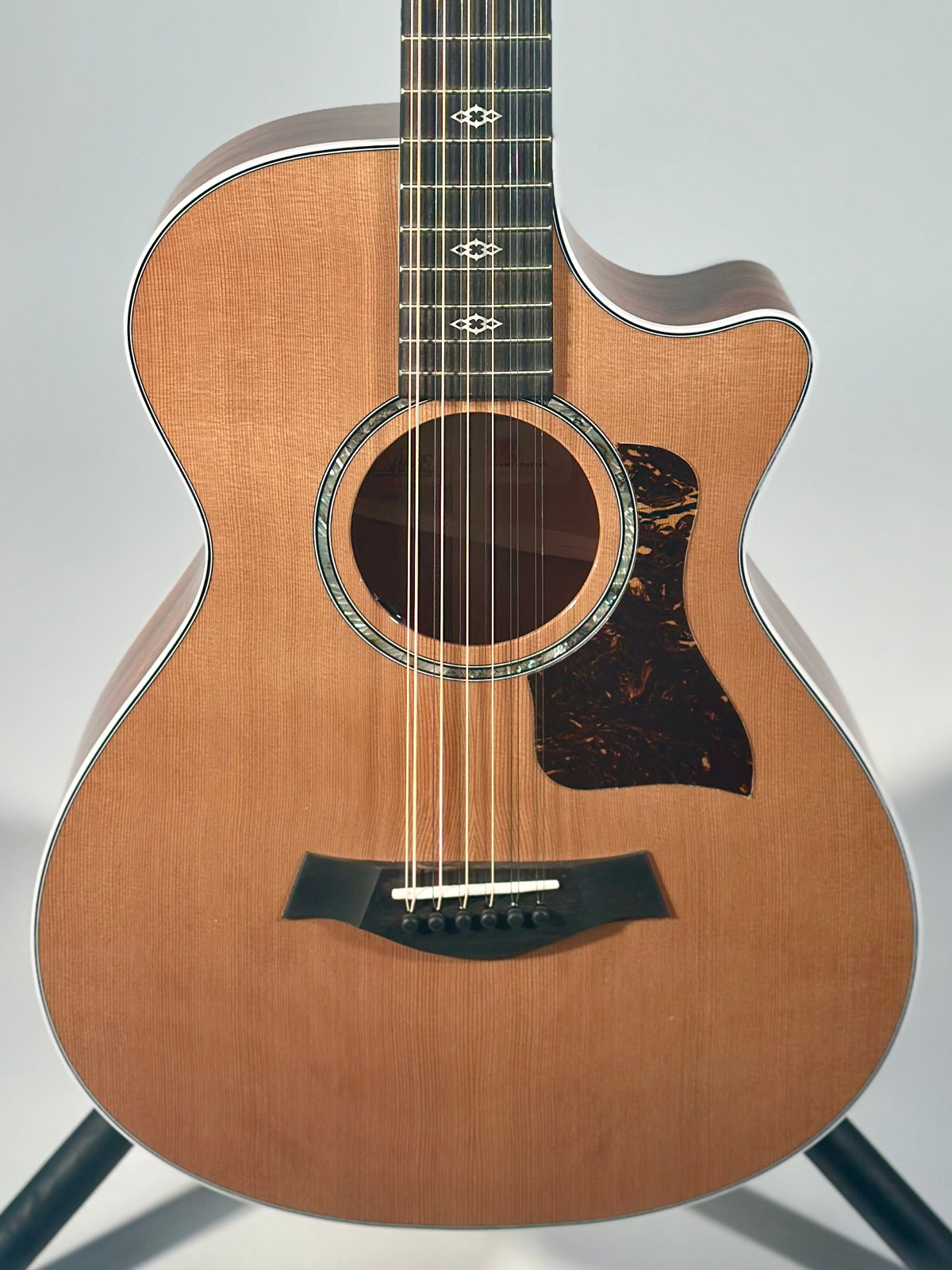 Taylor Next Generation 552ce 12-Fret, 12-String, Western Red Cedar/Neo-Tropical Mahogany